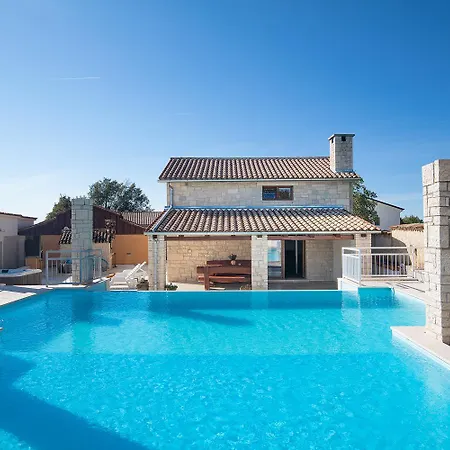 ヴィラ Lux Casa Histria 2 パジン