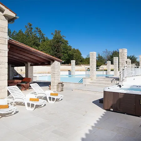 Lux Casa Histria 2 *