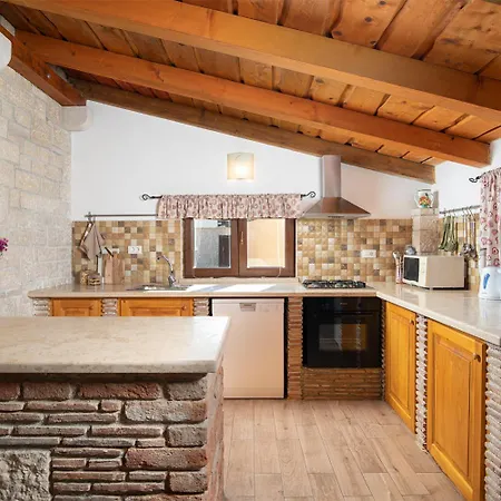 Lux Casa Histria 2 Pazin