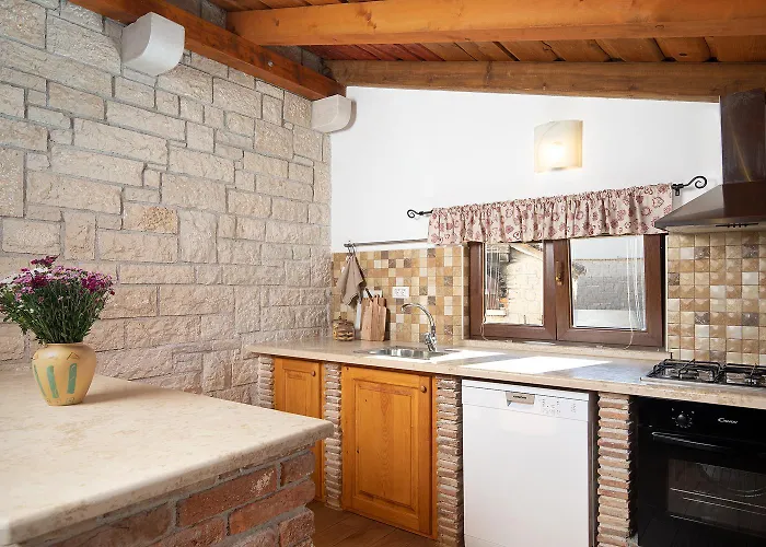 Villa Lux Casa Histria 2 *